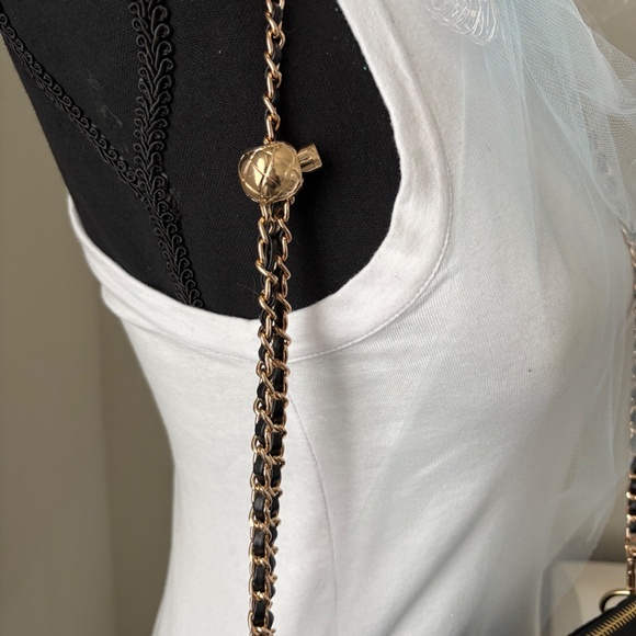 New CHANEL CC Precision Make Up/Cosmetic Bag with Chain Double Zipper - Picture 5 of 9